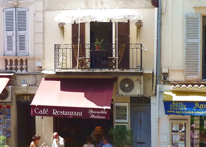 Balcony Over Provencal Market, Old Antibes Appartamento *