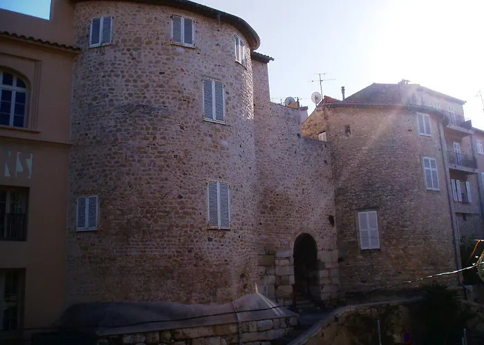 Balcony Over Provencal Market, Old Antibes Appartamento *